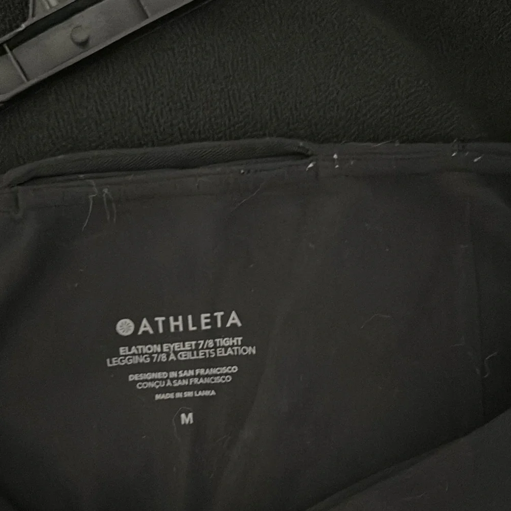 Black Athleta Leggings with White Floral Design (5) - Picture 3 of 3
